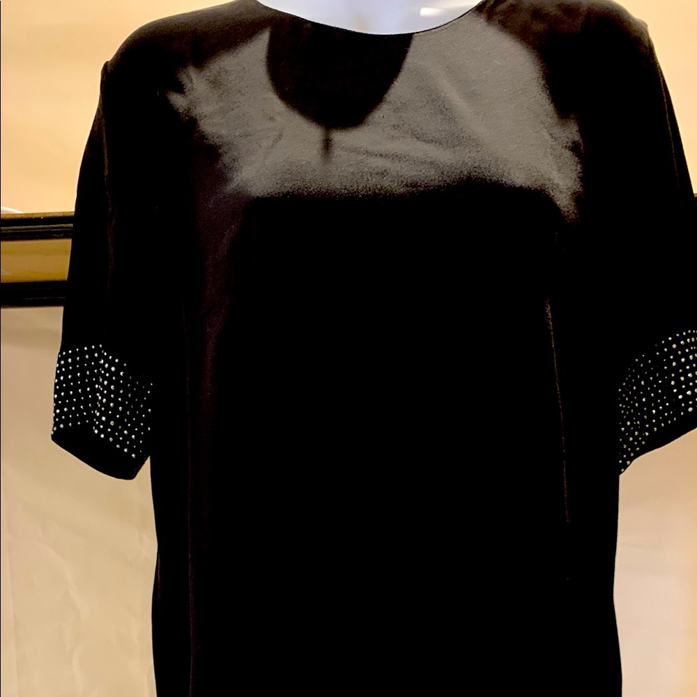 Gorgeous Little Black Shift Dress w/Accent Detail